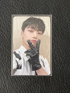 ATEEZ San The World Ep.1: Movement Wonderwall Last Call Fansign Event Photocard